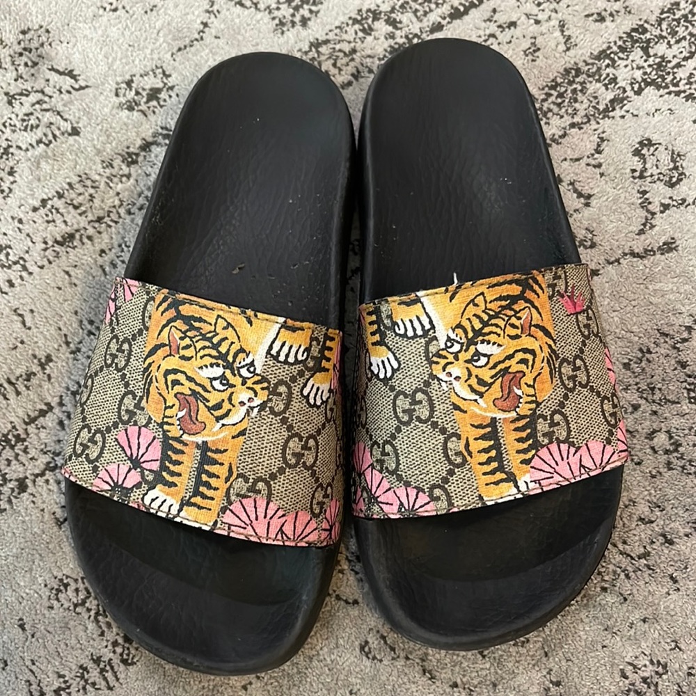 Gucci slides